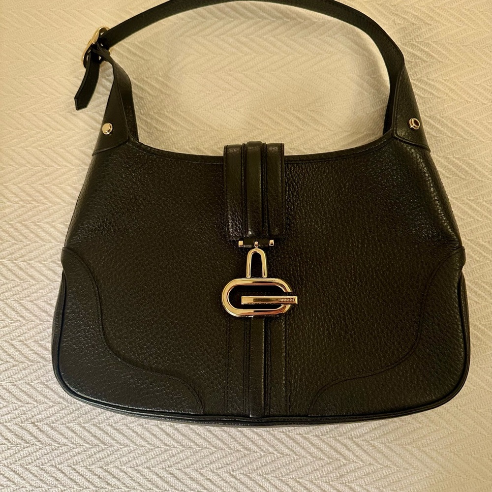Authenticated Gucci Black Leather Shoulder Bag with Gold Hardware - Picture 8 of 14